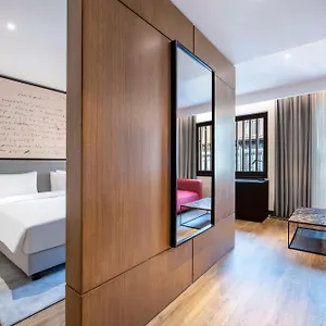 5* Otel Radisson Red